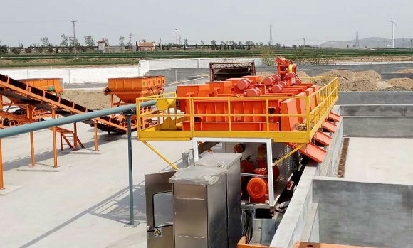 Dredge Dewatering system on site